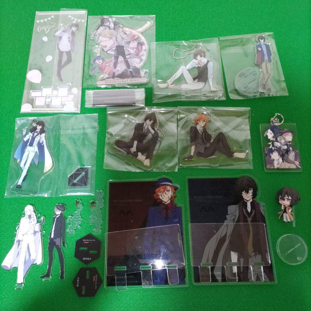 ④⑧ 太宰　中原中也　缶バッジ　アクリルスタンド　など