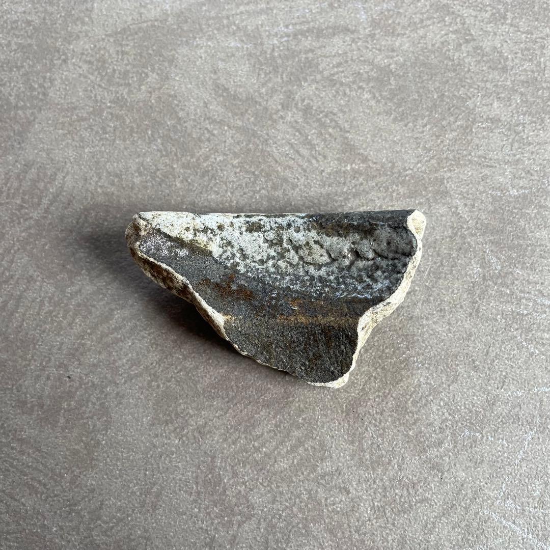 黒織部陶片 桃山 江戸初期 美濃古陶 美濃桃山陶 美濃焼 古陶磁 織部 骨董