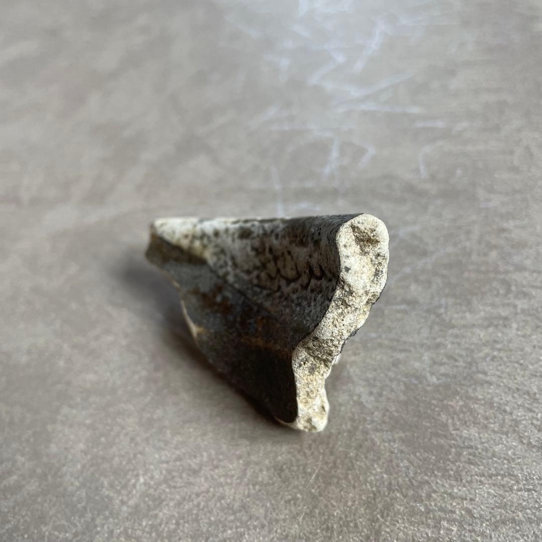 黒織部陶片 桃山 江戸初期 美濃古陶 美濃桃山陶 美濃焼 古陶磁 織部 骨董