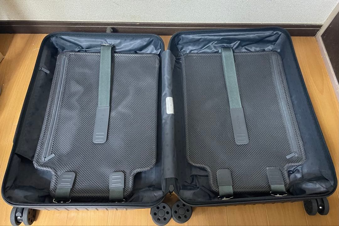 リモワ エッセンシャルスリーブ キャビン