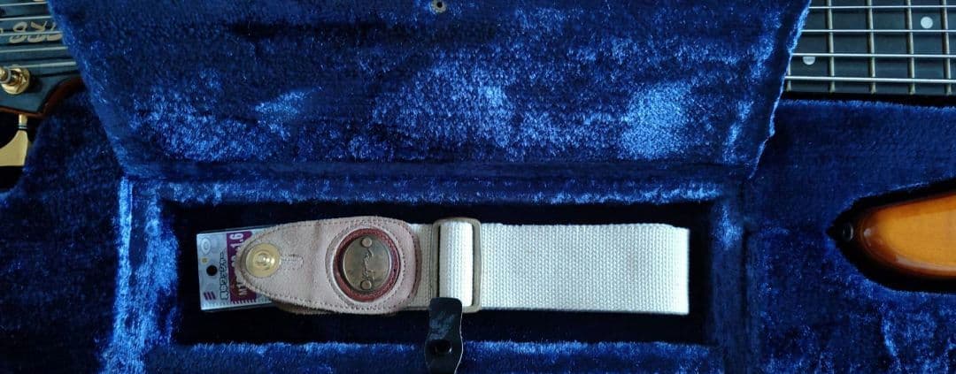 ベース　YAMAHA TRB-Custom