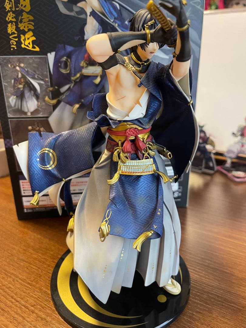 【箱付き】刀剣乱舞 三日月宗近 フィギュア 真剣必殺Ver.