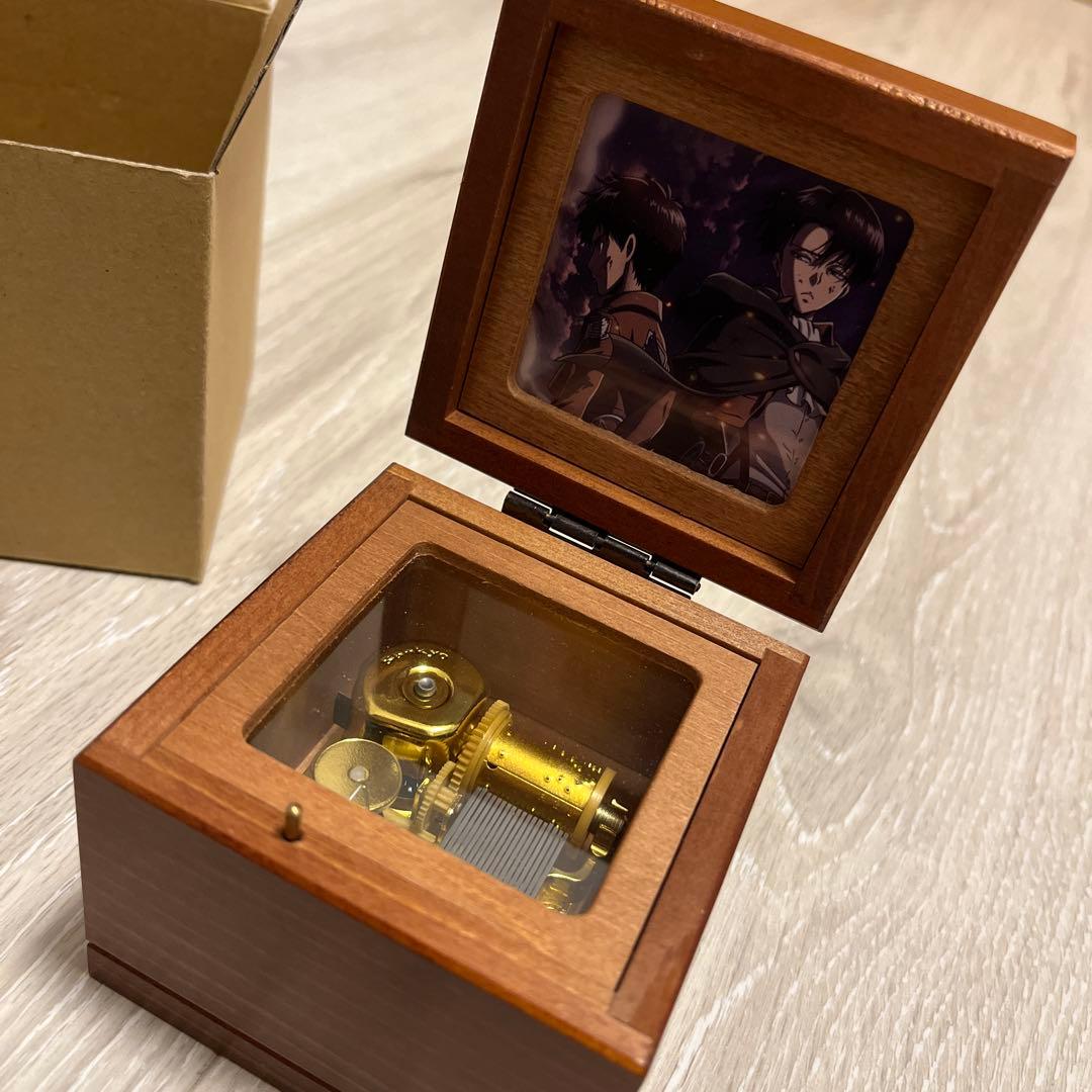 進撃の巨人 木製オルゴール　紅蓮の弓矢
