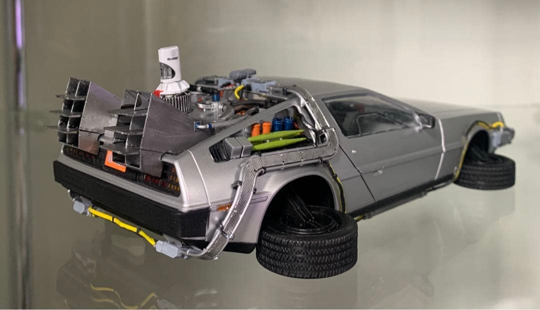 バックトゥザフューチャ一II デロリアン1/24