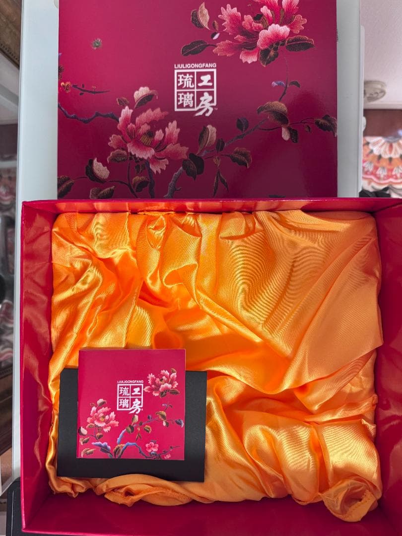 琉璃工房　LIULI　馬　赤　置き物　ガラス