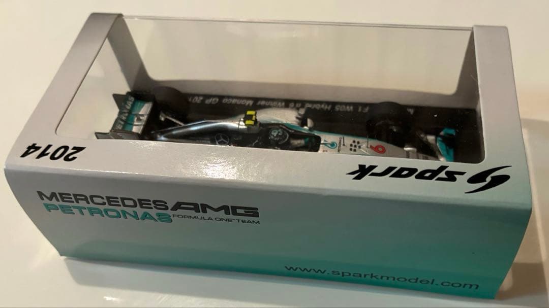 ミニチャンプス　アストンマーティン　レッドブル　フェルスタッペン　ミニカーほか