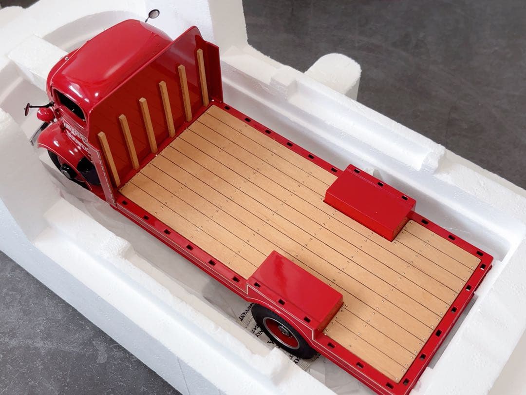 ダンバリーミント Budweiser Delivery Truck 1/24