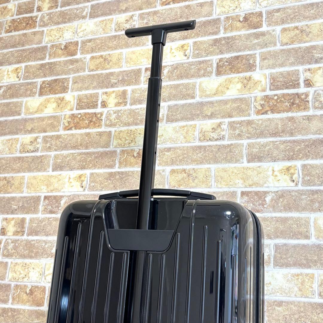 【美品】 リモワ エッセンシャル ライト キャビンU キャリーケース 28L