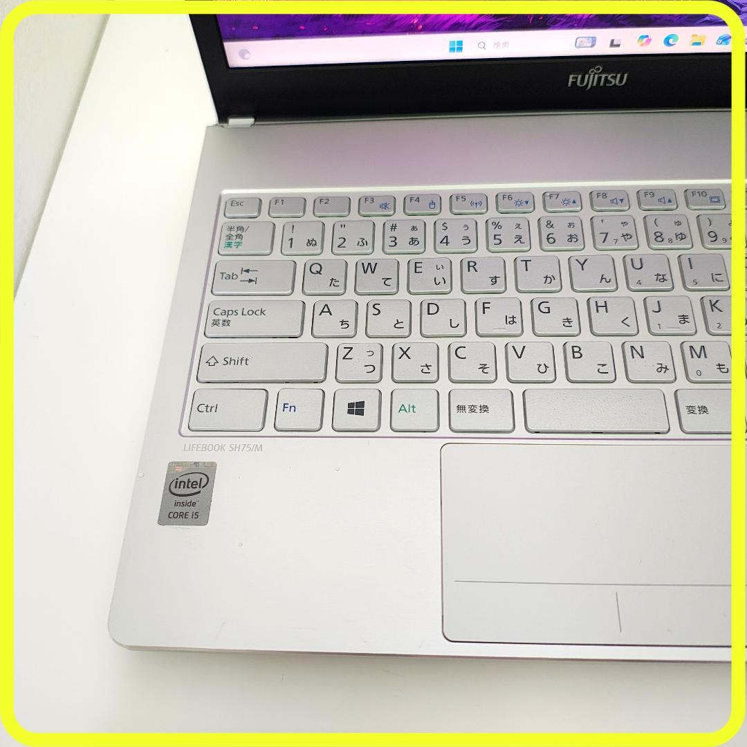 白　新品SSD256GB　薄型軽量⭐️windows11　ノートパソコン　762