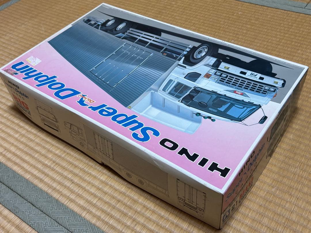激レアハイルーフ付！1/32日野スーパードルフィン トラックプラモデル デコトラ