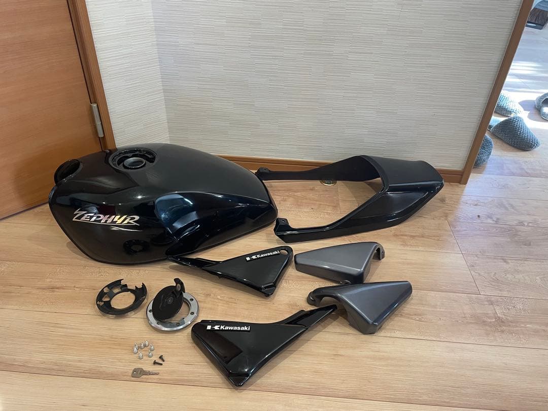 ゼファー 400 純正　外装セット