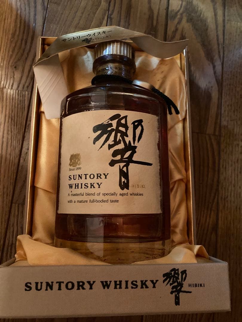 SUNTORY 響
