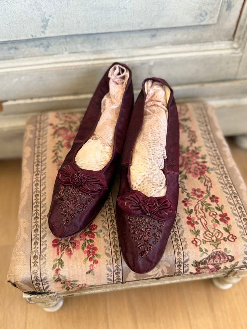 フランスアンティークビーズ刺繍シルクのリボンヴィクトリアンソワレシューズワイン色