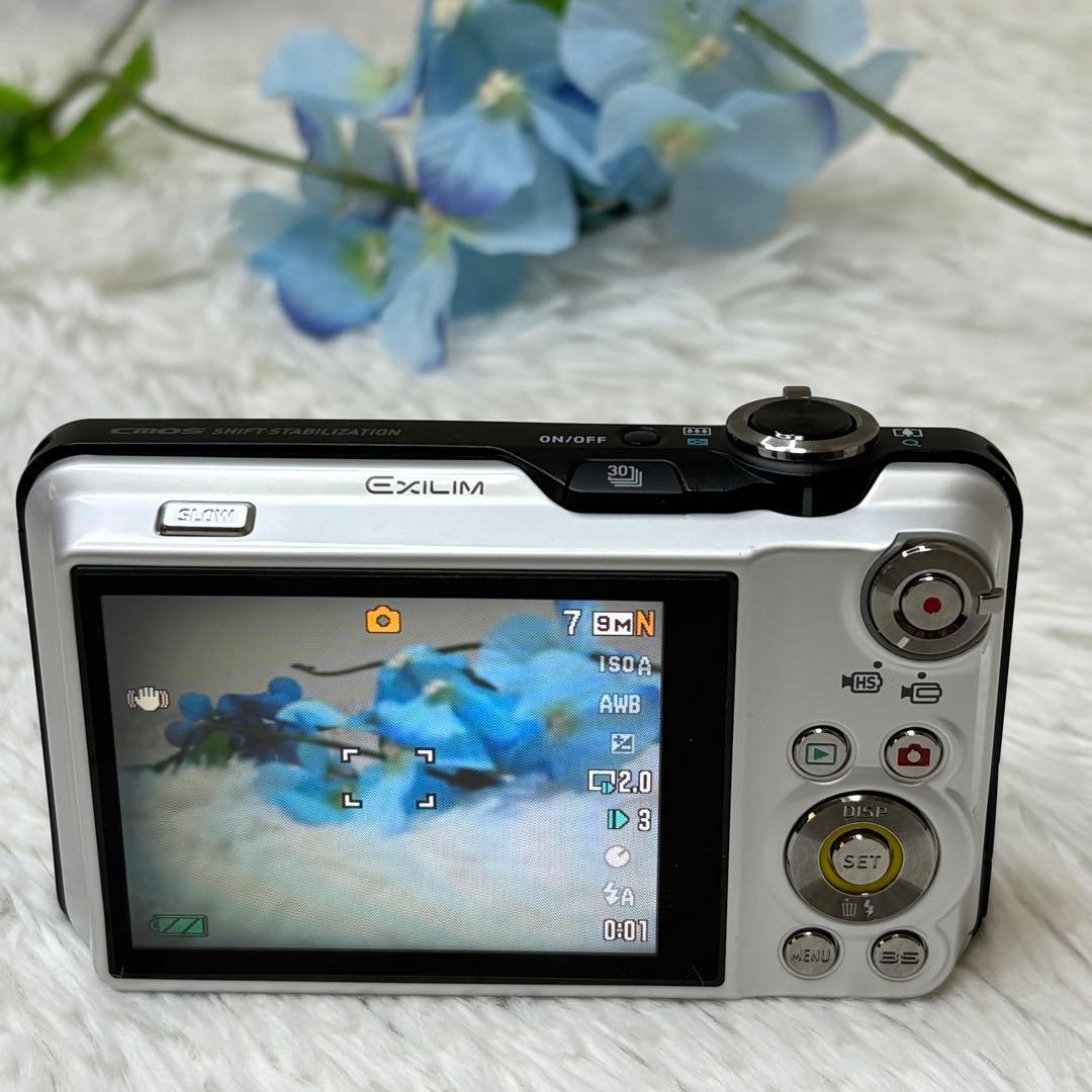 CASIO エクシリム　EX-FC100 充電器　箱　ホワイト　コンデジ　動作品