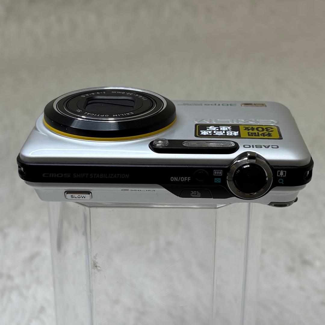CASIO エクシリム　EX-FC100 充電器　箱　ホワイト　コンデジ　動作品