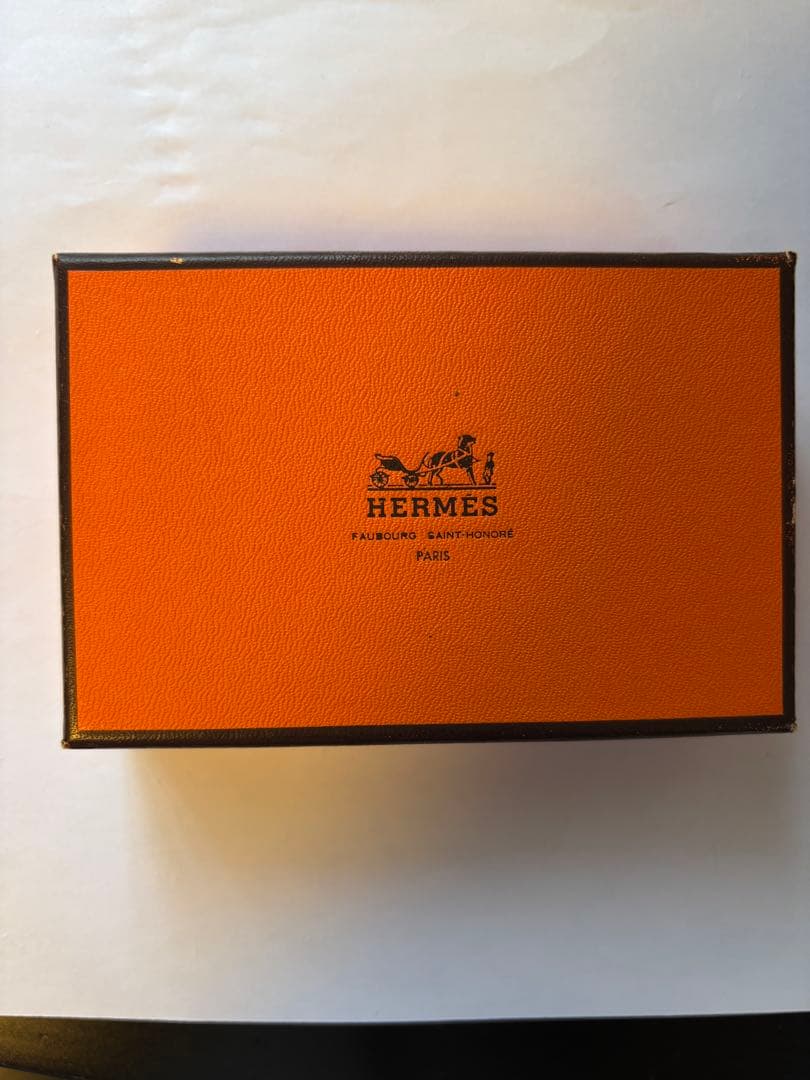 HERMES エルメスレザー黒キーケース 箱付き未使用に近い商品です