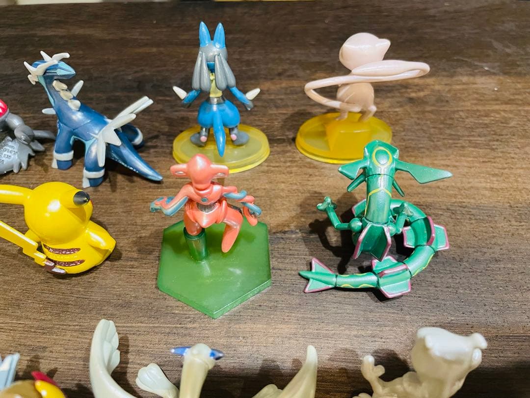 ポケモン映画10周年記念 モンスターコレクションセットBOX 全キャラ18点