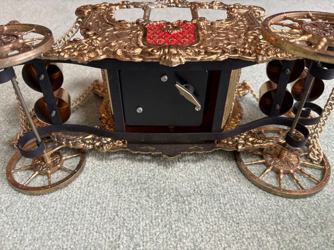 レトロな馬車型デキャンタセット