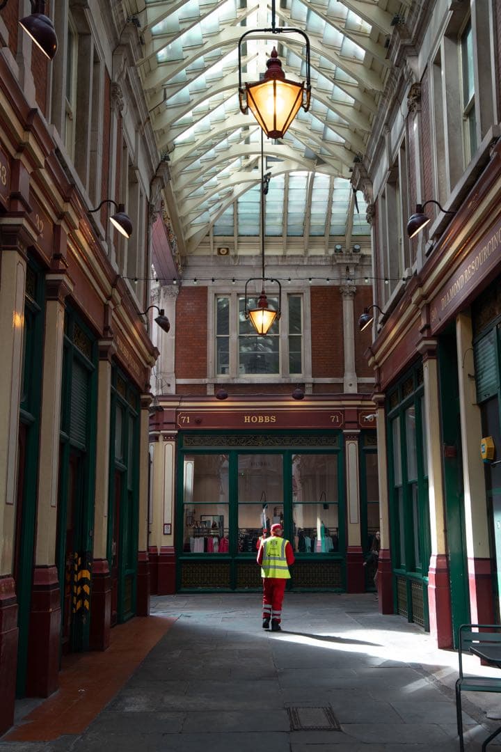 絵画 A Quiet street.