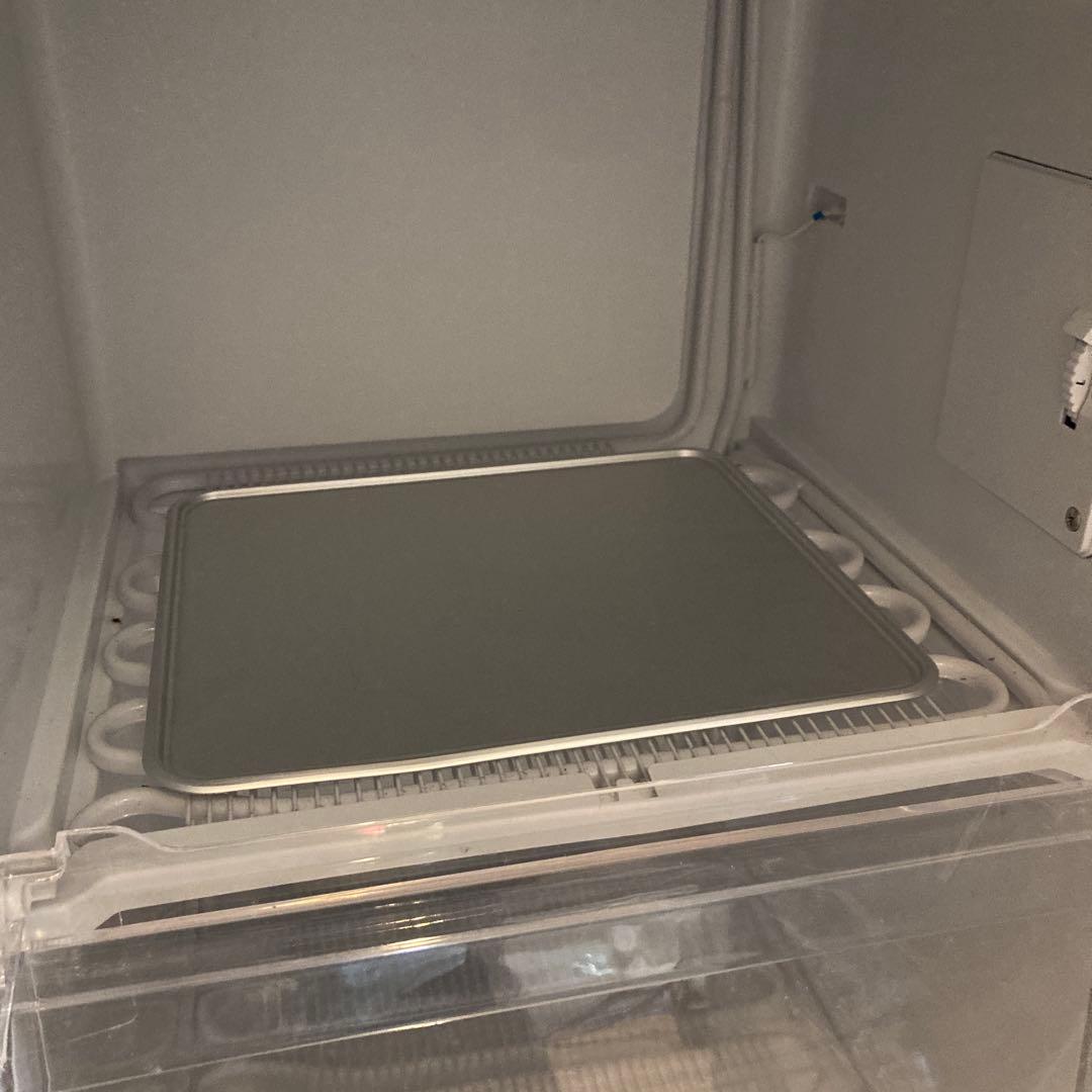 Hisense ノンフロン冷凍庫 HF-A61W