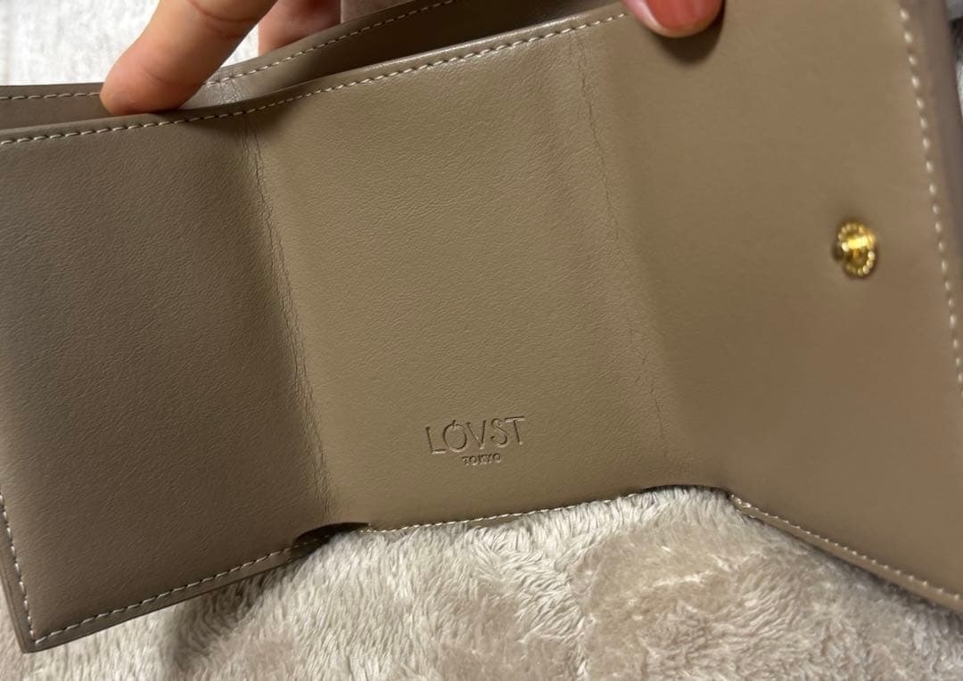 LOVST TOKYO Apple Half-moon Wallet グレージュ