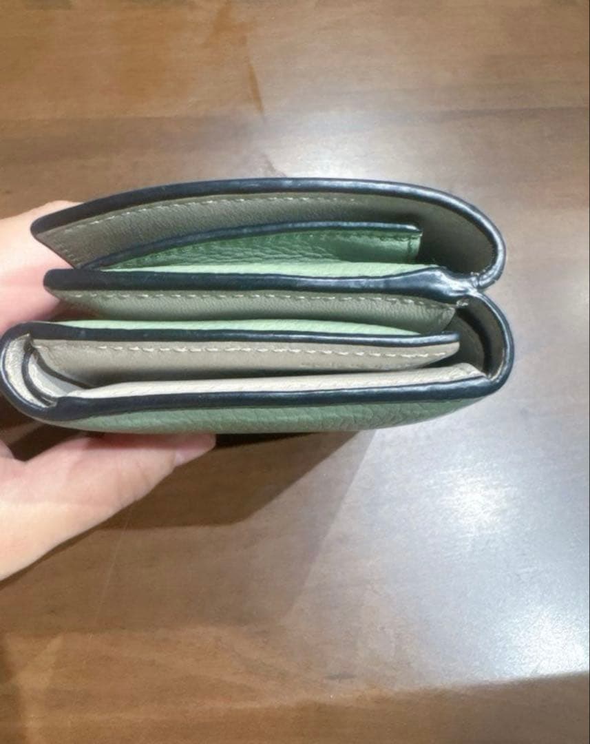 美品　LOEWE グリーン 三つ折り財布