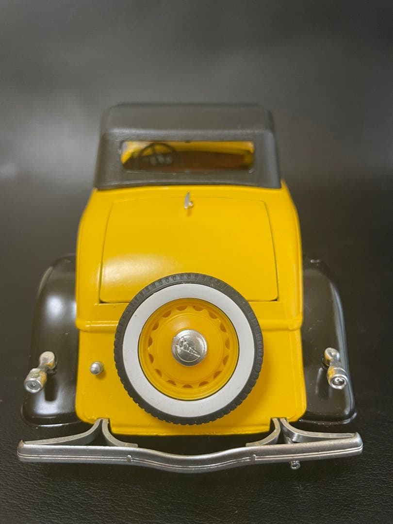 コカコーラ　Coca-Cola  ダイキャスト　フォード Ｖ８　SOLIDO製