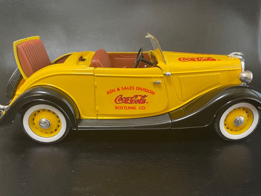 コカコーラ　Coca-Cola  ダイキャスト　フォード Ｖ８　SOLIDO製
