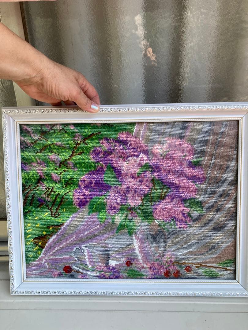 Morning in the garden ビーズ刺繍の絵です