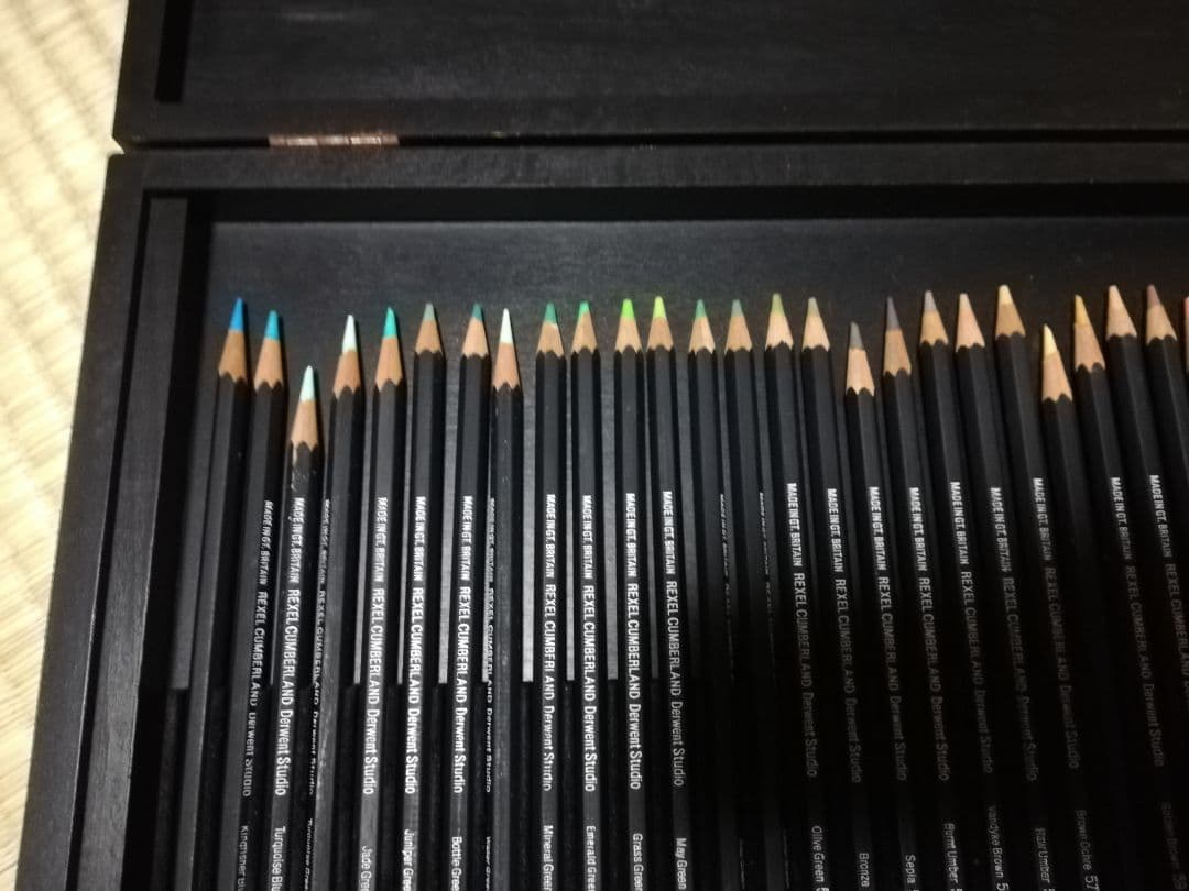 DERWENT ダーウェント スタジオ色鉛筆 72本セット 木製ケース入り