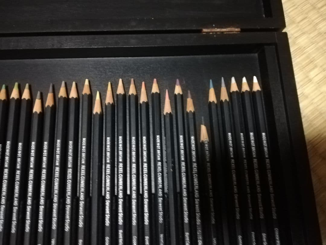 DERWENT ダーウェント スタジオ色鉛筆 72本セット 木製ケース入り