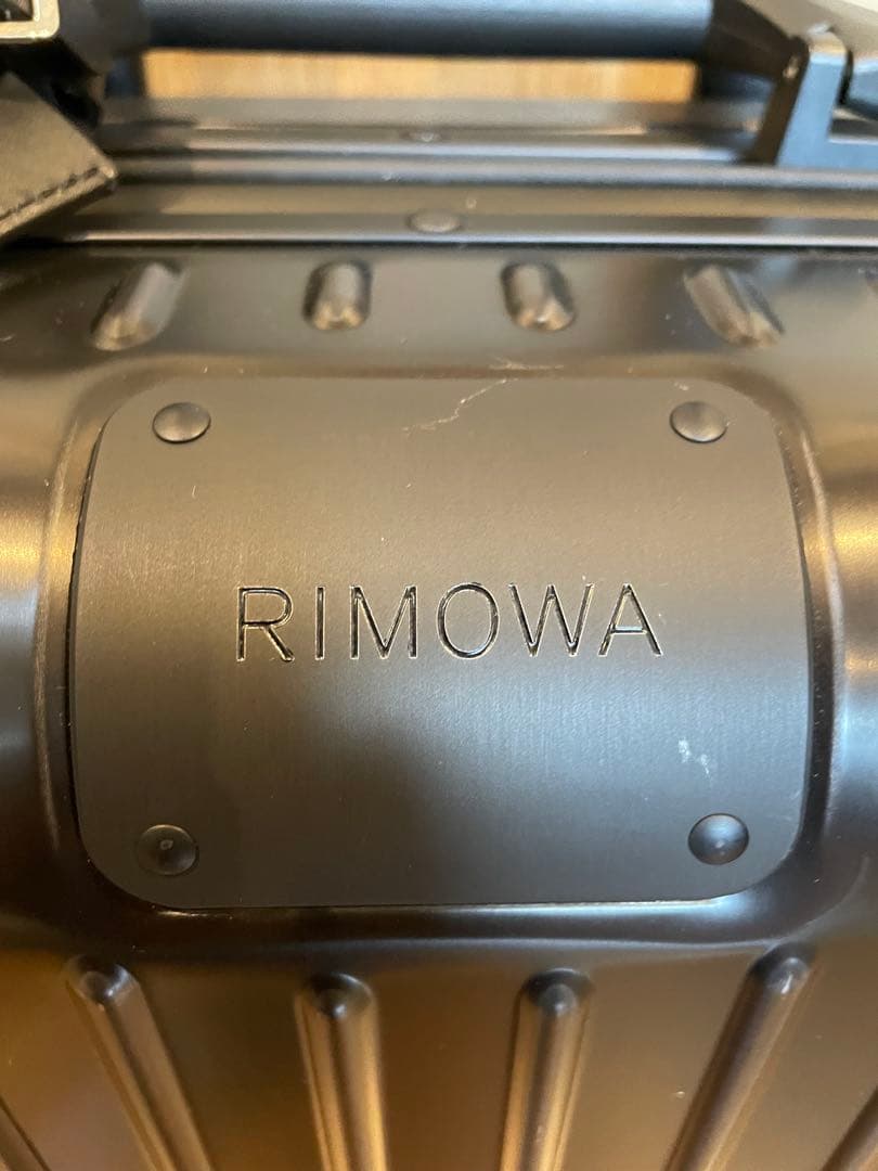 RIMOWA ブラック キャリーケース 機内持ち込み可能