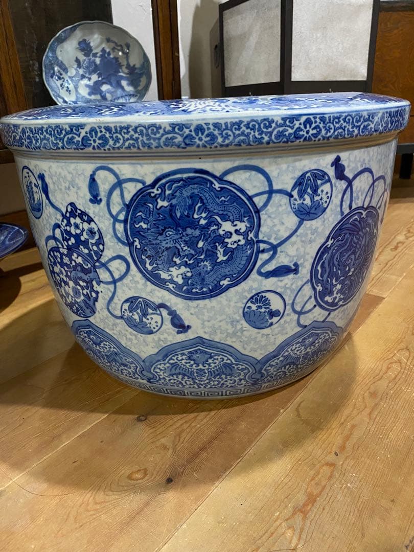 手毬紋様の可愛い大きな火鉢