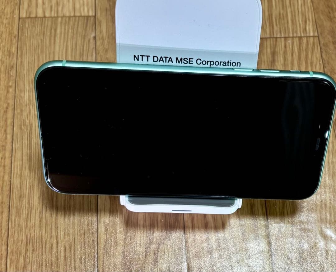 iPhone11 64gb 純正品につきApple下取りも可 比較的美品オマケ有