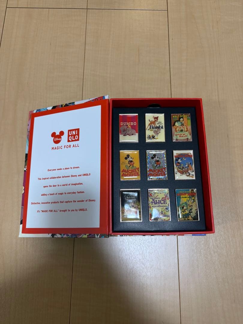 ディズニー ピンバッジ UNIQLO ポスターコレクション ユニクロ