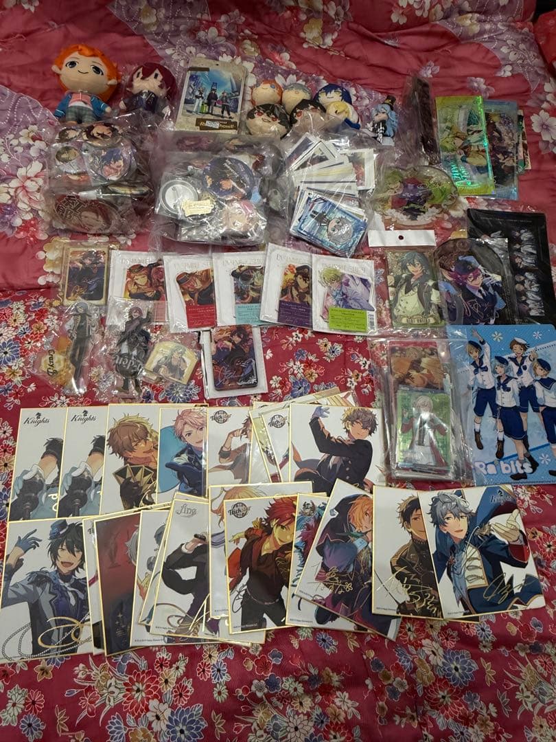 あんスタ グッズ まとめ売り 大量 340点 缶バッジ アクリルスタンド など