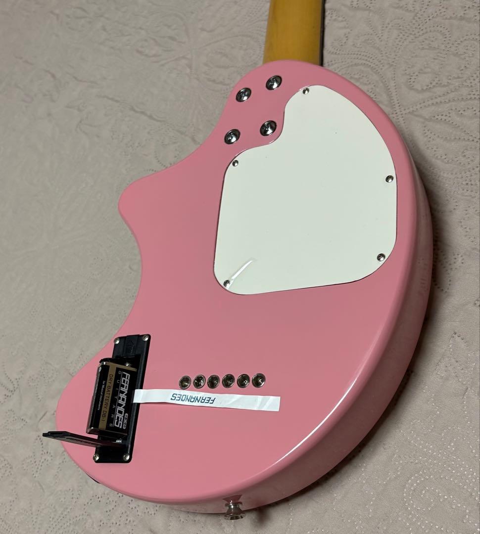 超美品 フェルナンデス ZO-3 エレキギター ピンク ソフトケース付き