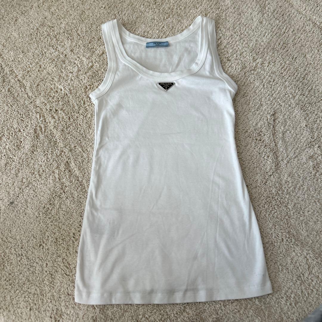 PRADAプラダ　ジャージーリブニットタンクトップス　ロゴプレート 36