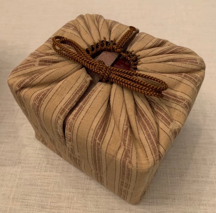 岩井佑軒作　春慶塗山道茶箱　今日庵書付け