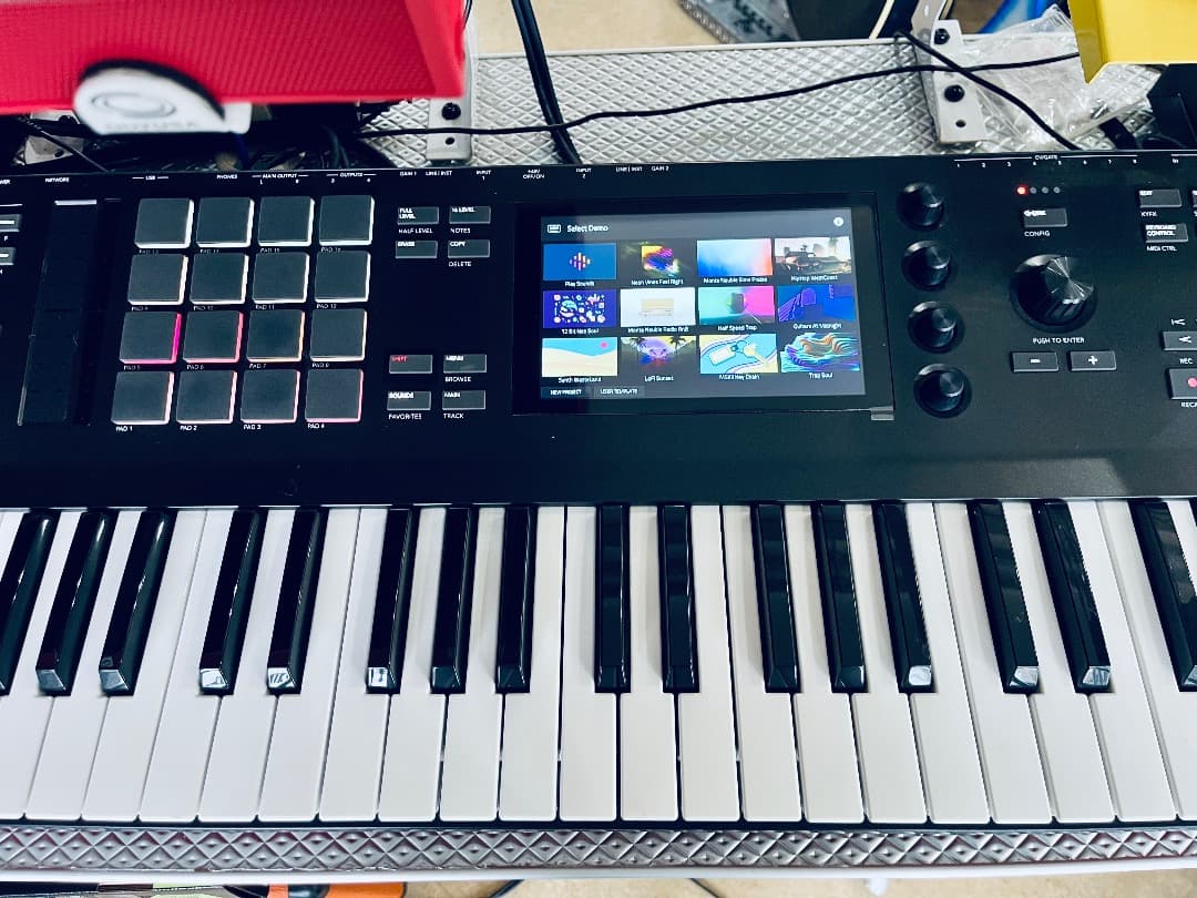 希少 AKAI MPC Key 61 生産完了品 即発送 サンプラー シンセ