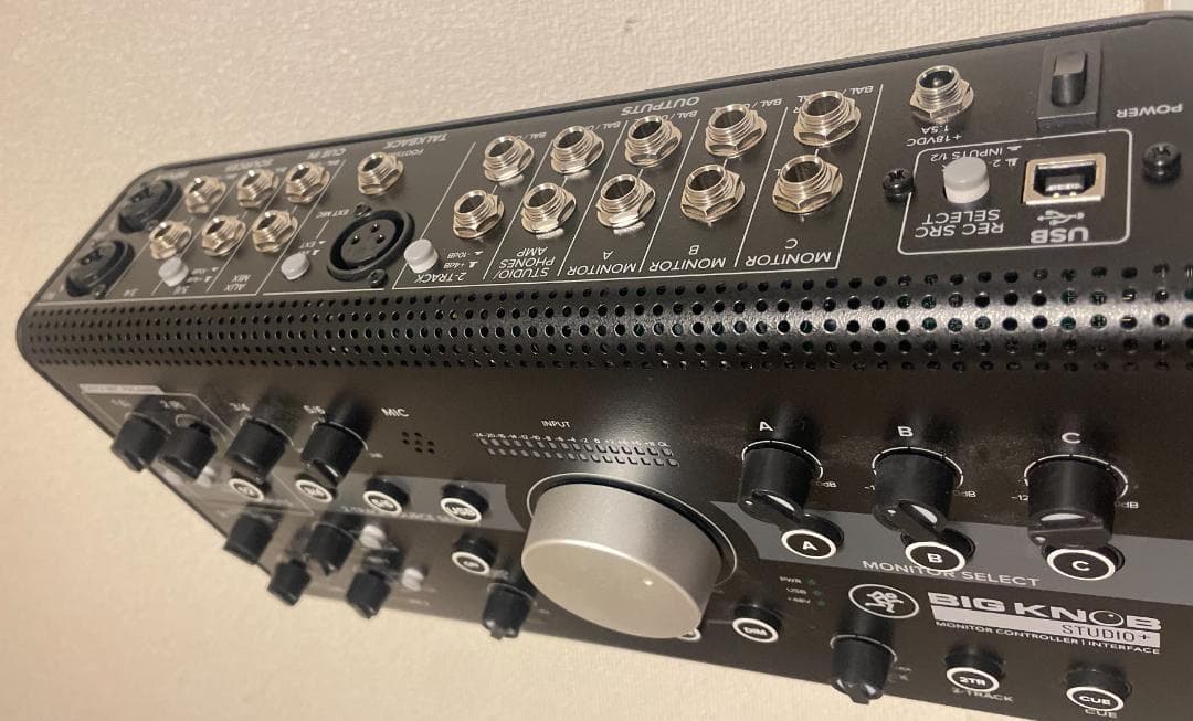 Mackie Big Knob Studio+ マッキー ビッグノブ スタジオ