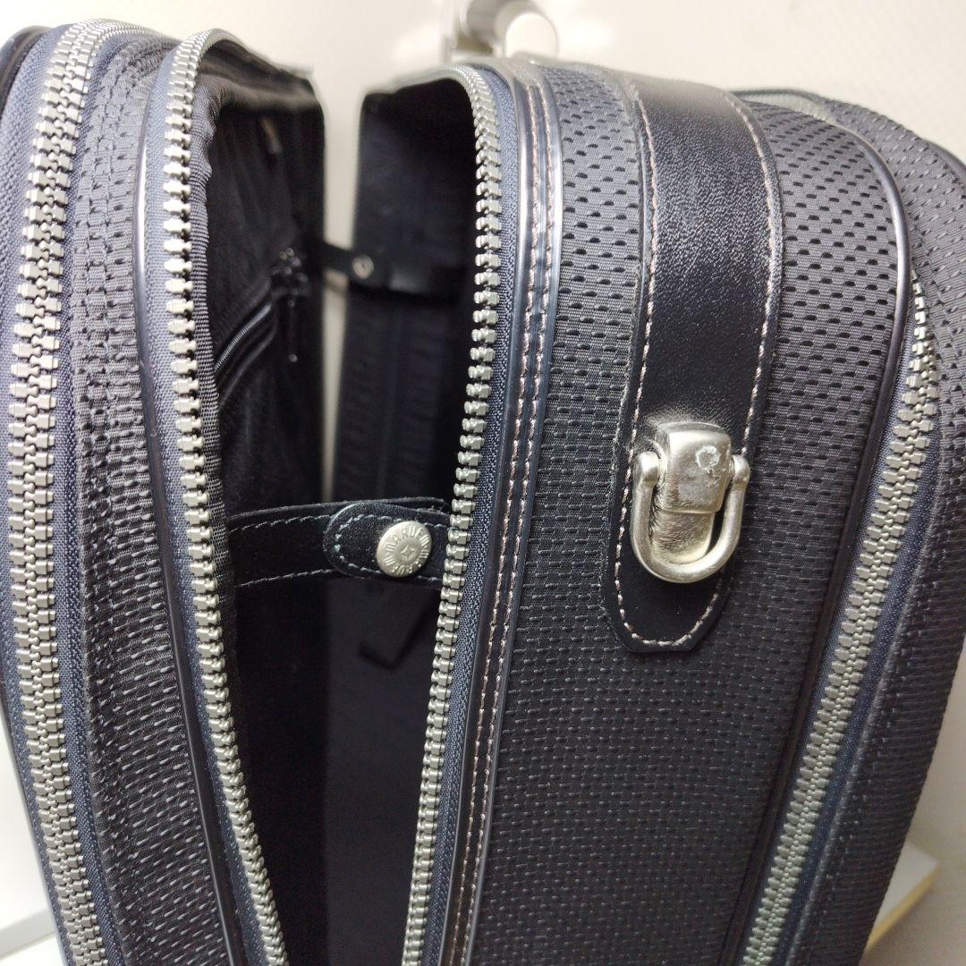 未使用近マルエム大型ビジネスカバン　高級出張カバン　キー付き　A3収納　黒色