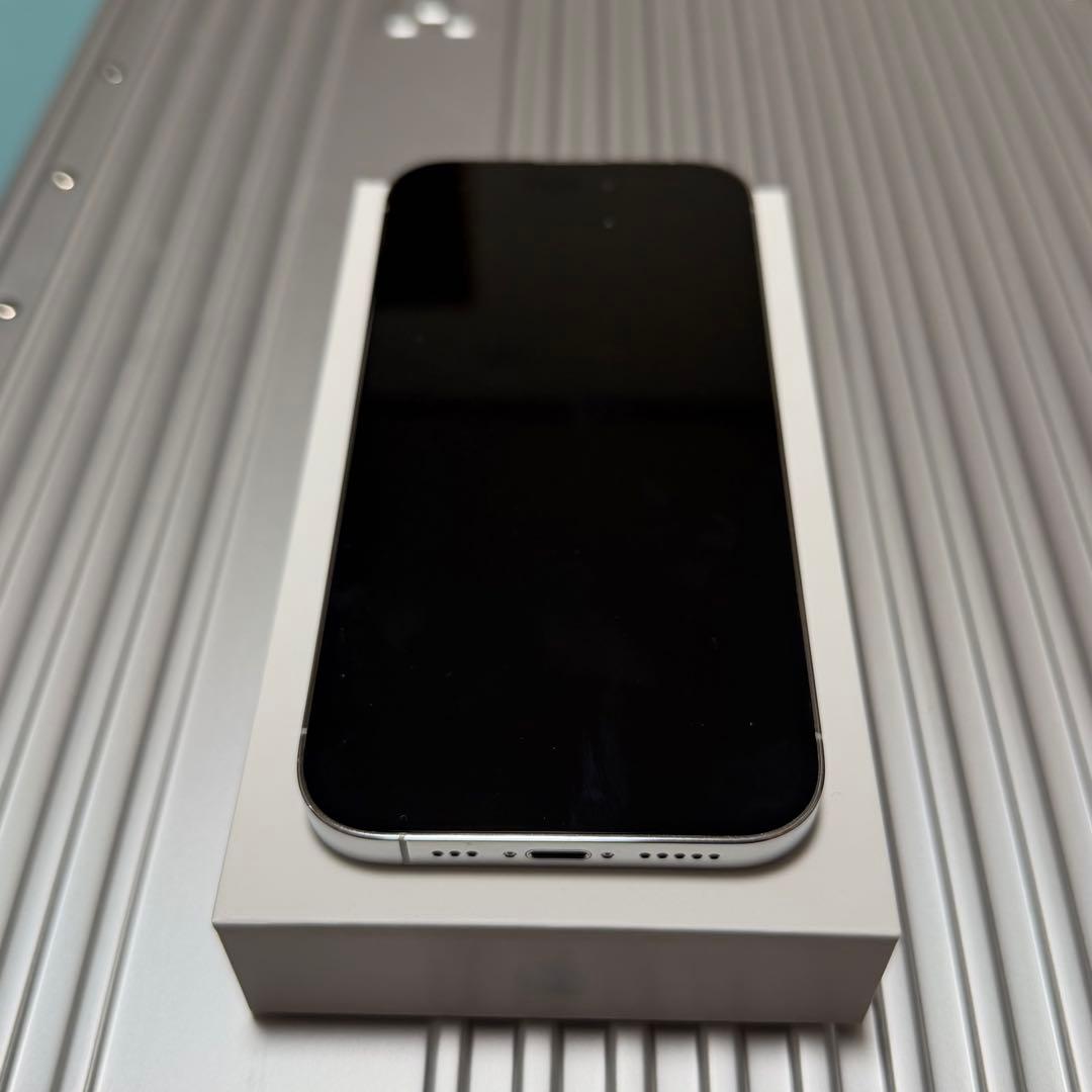 iPhone 14 Pro 256GB シルバー（バッテリー100％）