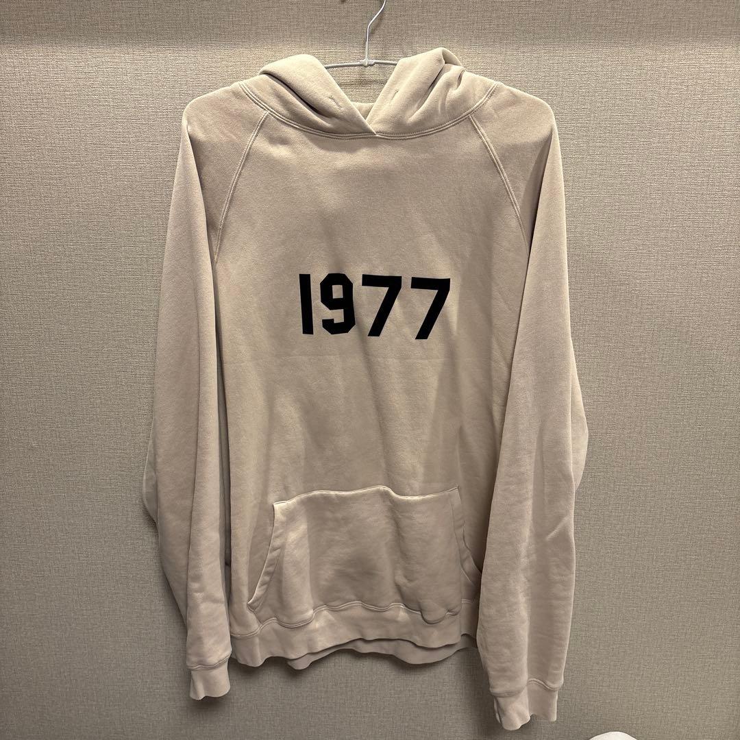 ESSENTIALS FEAR OF GOD パーカー　1977