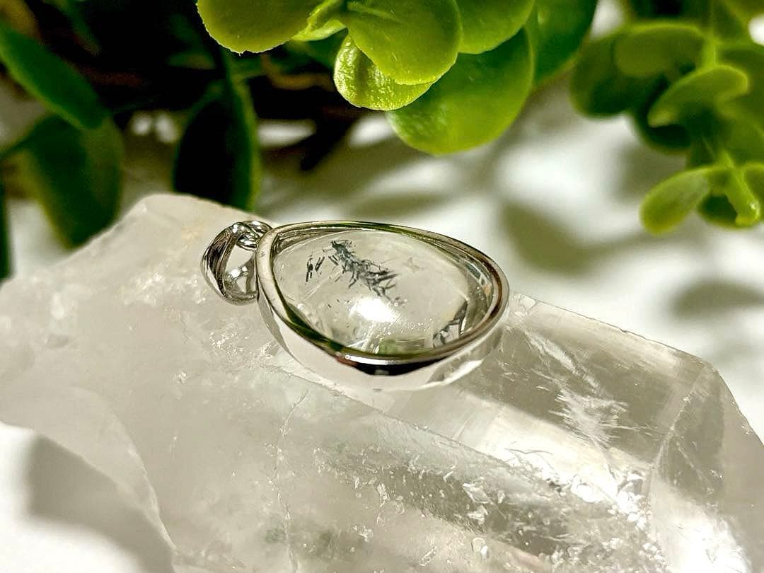 究極品質　秘蔵放出　英雄の守護石　エンジェルラダースティブナイトインクォーツPT