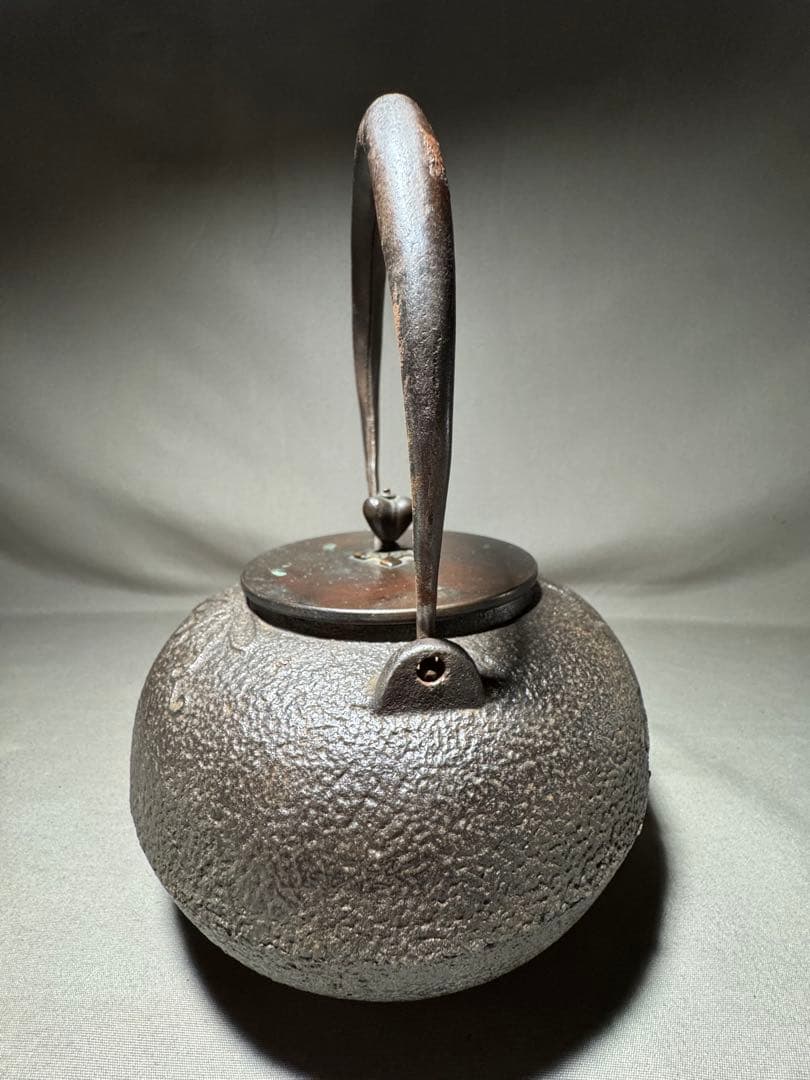 花模様 鋳鉄製鉄瓶 中型