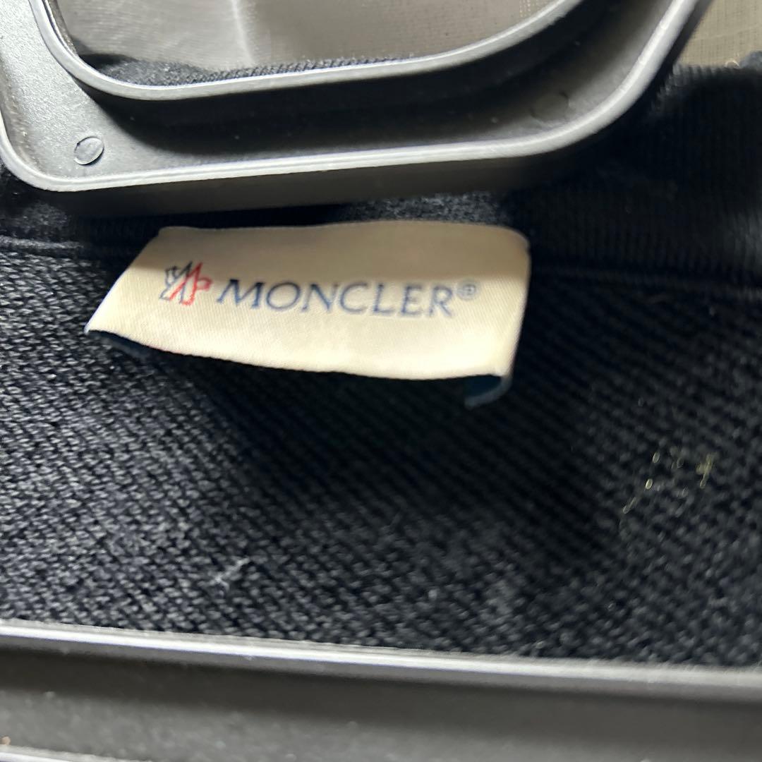 Moncler ストライプ ジップアップパーカー　　　特価格