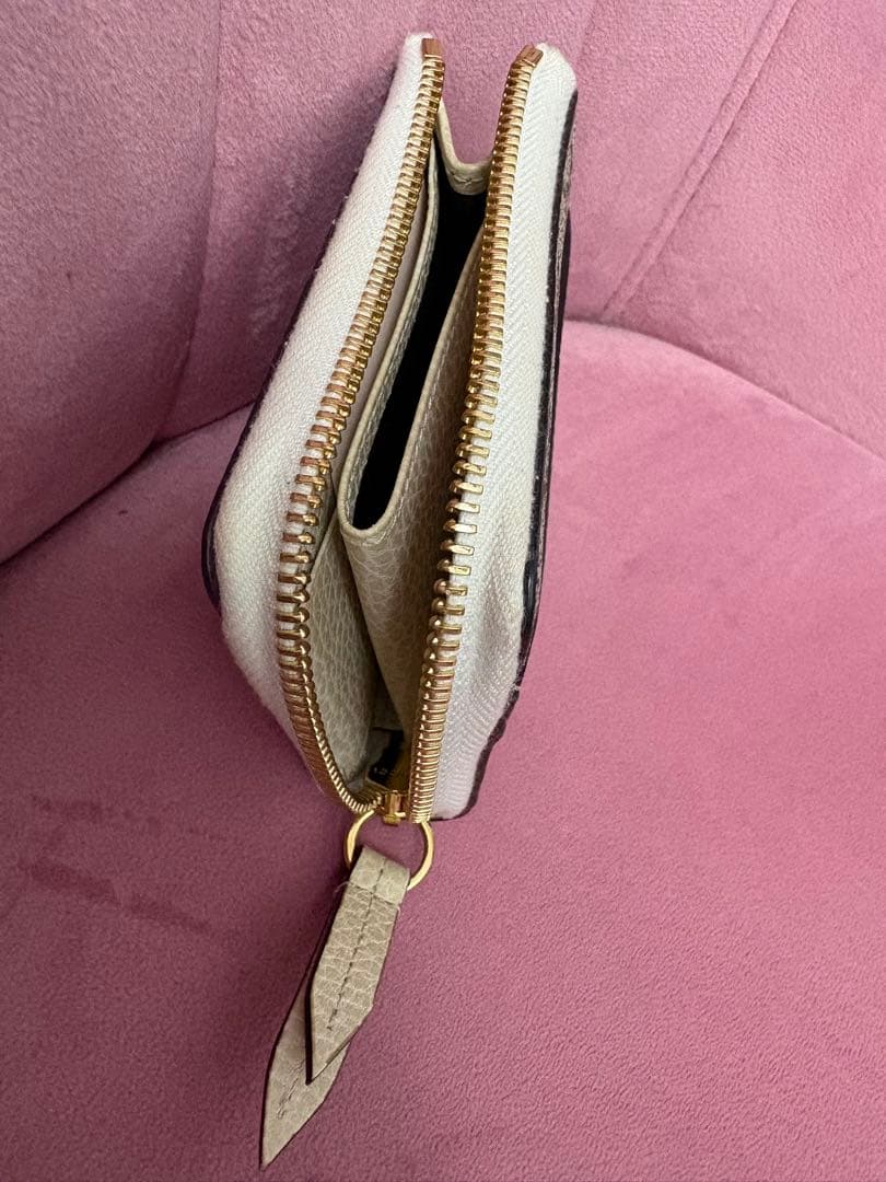 Gucci グッチGGロゴ L字ファスナーミニ財布ホワイト