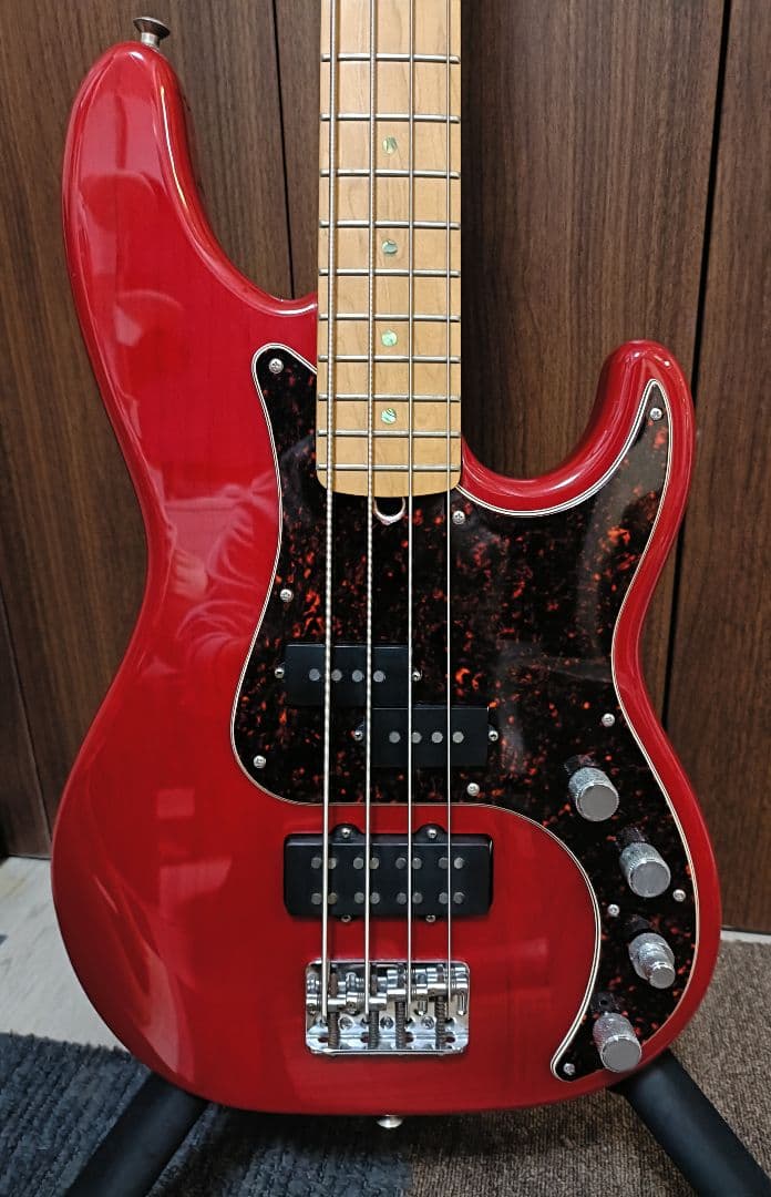 Fender USA American Deluxe プレシジョンベース