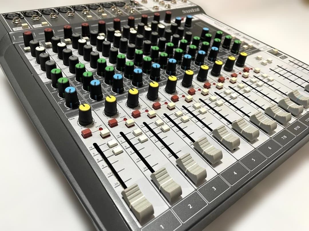 ジャンク Soundcraft Signature12 MTK アナログミキサー